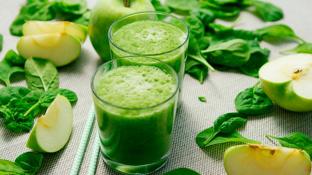 4. Doporučení pro optimální přípravu⁤ a servírování jablečného smoothie: Nejlepší ⁣způsob, jak si vychutnat zdraví a chuť ‍v jednom