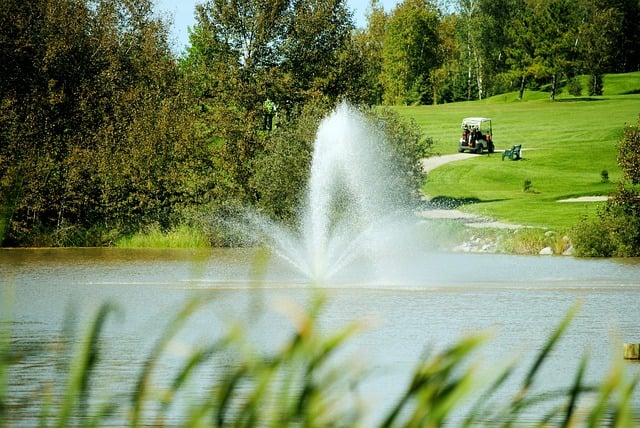 Golfový Turnaj a Večírek na Počest Martina Růčinského – Koktejly a Vína