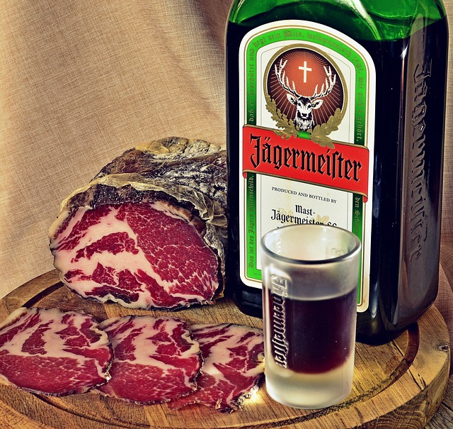 2) Tajná ⁣síla⁣ Jägermeister: ⁢Umění skládání esencí pro perfektní chuť