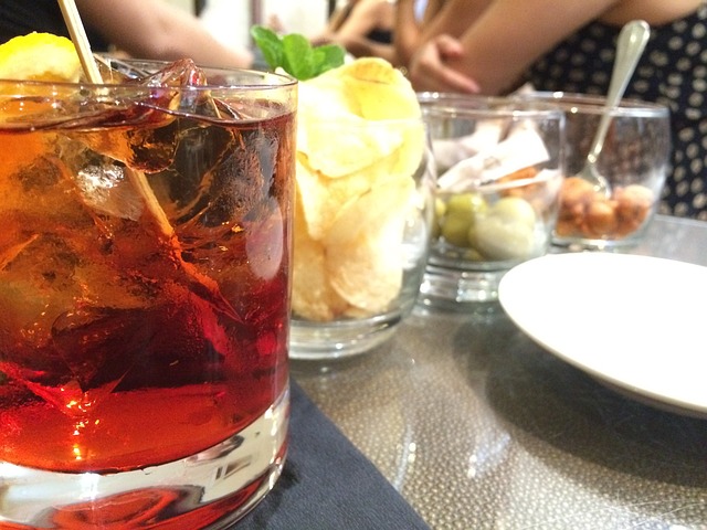 Recept na Drink Negroni – Hořká Harmonie Chutí